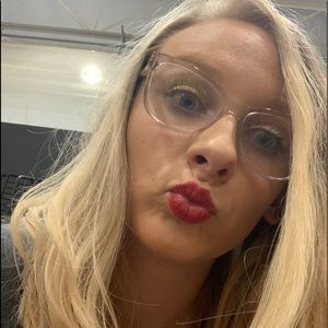 Meet your Posher, Kaylee